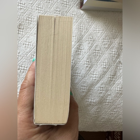 🔥4 for $20🔥📙💚Girl Last Seen by Nina Laurin💚📙 - Picture 2 of 7